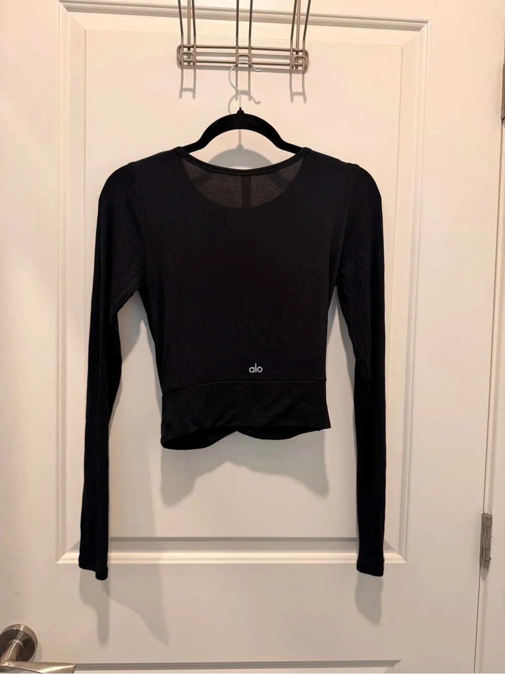 Alo Yoga Black Cover Long Sleeve Twist Front Crop Top M